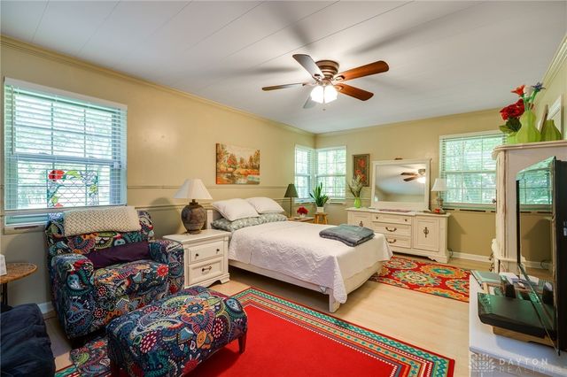 215 Colonial Lane, Washington Twp, OH 45429