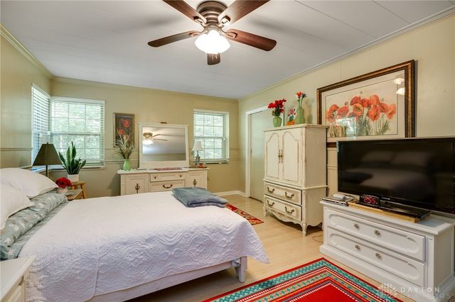 215 Colonial Lane, Washington Twp, OH 45429