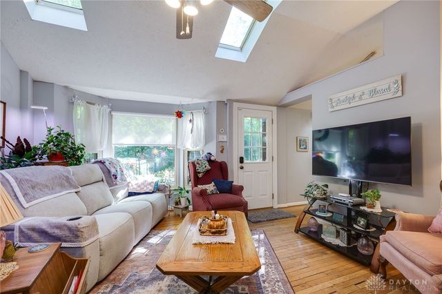 215 Colonial Lane, Washington Twp, OH 45429