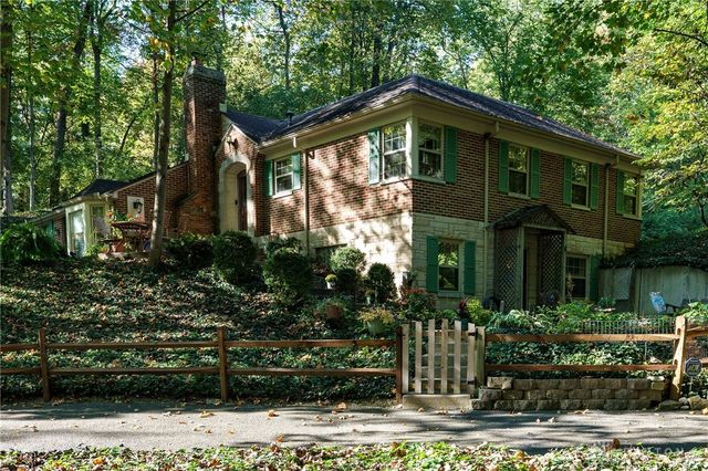 215 Colonial Lane, Washington Twp, OH 45429