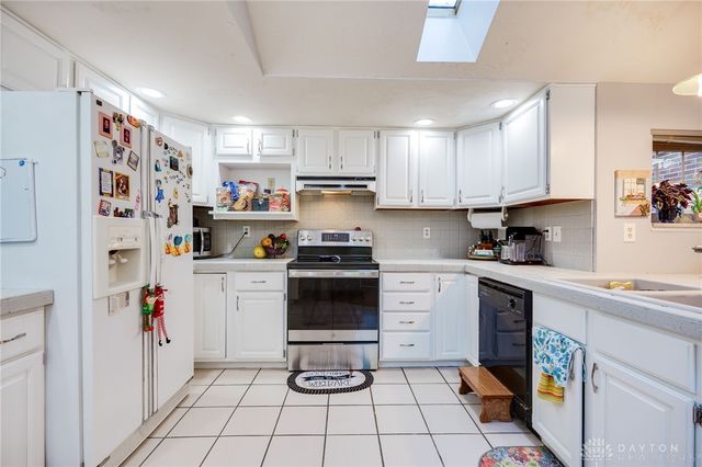 215 Colonial Lane, Washington Twp, OH 45429