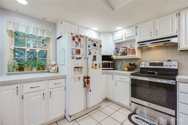 215 Colonial Lane, Washington Twp, OH 45429