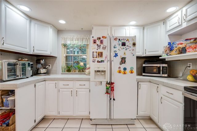 215 Colonial Lane, Washington Twp, OH 45429