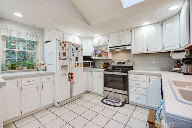 215 Colonial Lane, Washington Twp, OH 45429