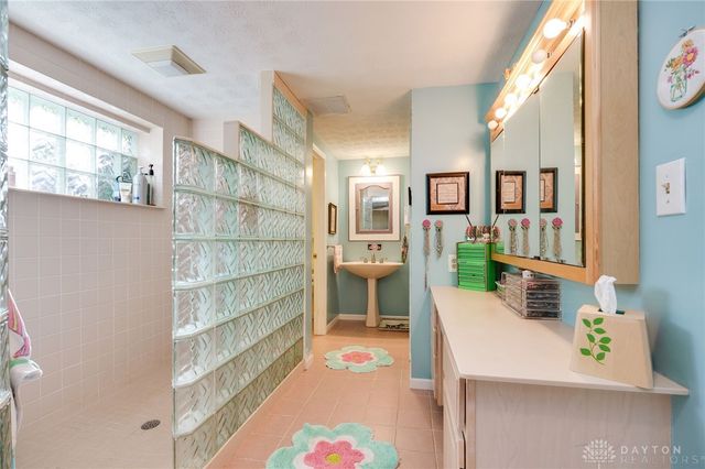 215 Colonial Lane, Washington Twp, OH 45429