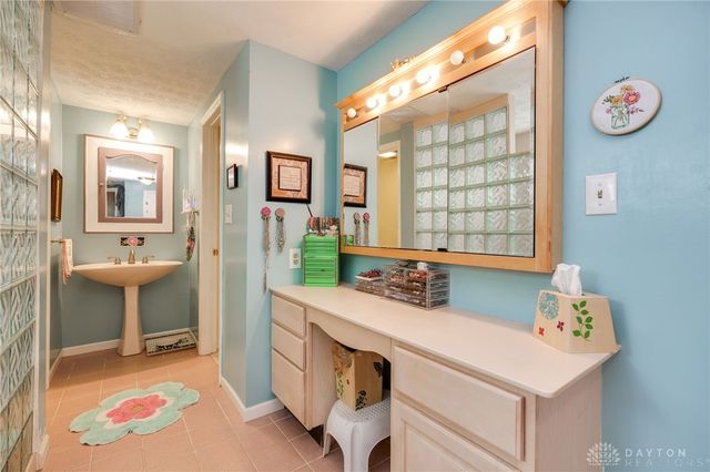 215 Colonial Lane, Washington Twp, OH 45429