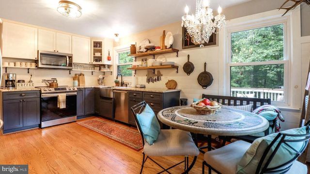 1405 MERCER RD, Haymarket, VA 20169