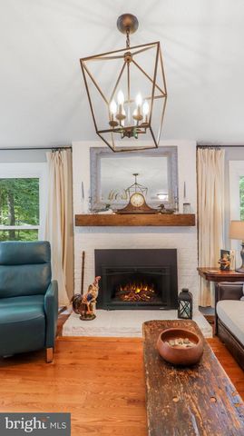 1405 MERCER RD, Haymarket, VA 20169
