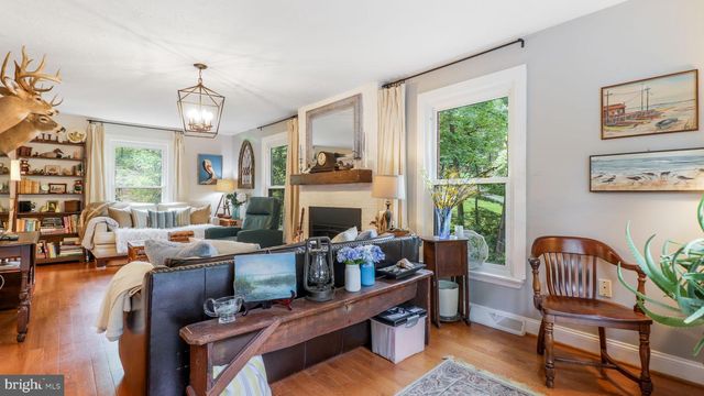 1405 MERCER RD, Haymarket, VA 20169