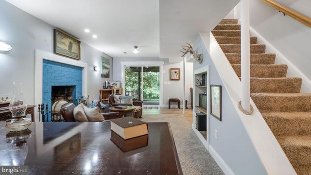 1405 MERCER RD, Haymarket, VA 20169