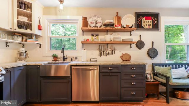 1405 MERCER RD, Haymarket, VA 20169