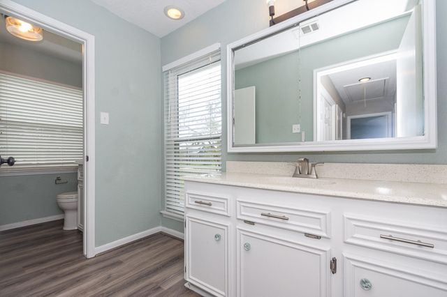4509 Country Club Drive, Dickinson, TX 77539