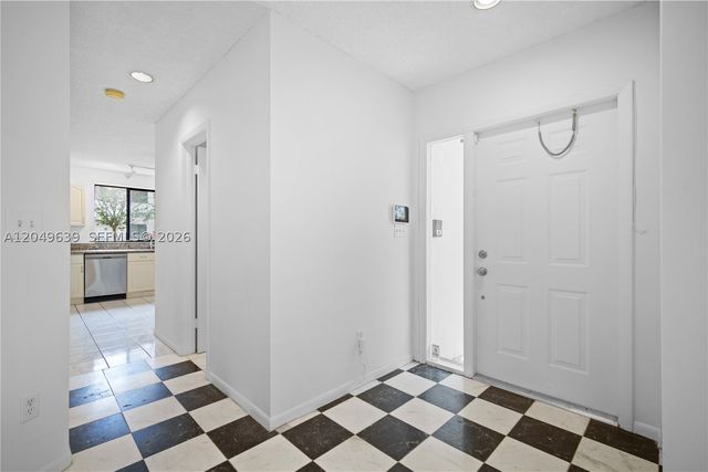 21378 Marina Cove Cir 11-B, Aventura, FL 33180