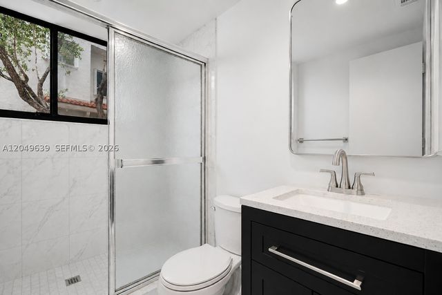 21378 Marina Cove Cir 11-B, Aventura, FL 33180