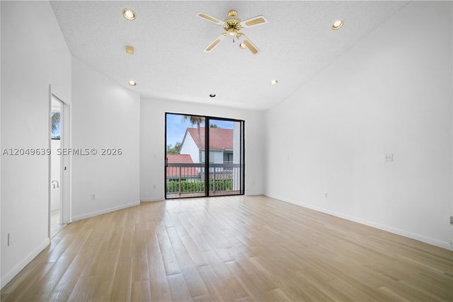 21378 Marina Cove Cir 11-B, Aventura, FL 33180