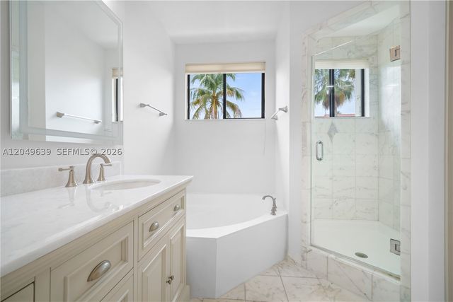 21378 Marina Cove Cir 11-B, Aventura, FL 33180