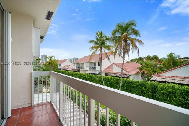21378 Marina Cove Cir 11-B, Aventura, FL 33180