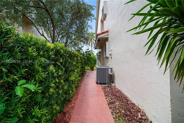 21378 Marina Cove Cir 11-B, Aventura, FL 33180