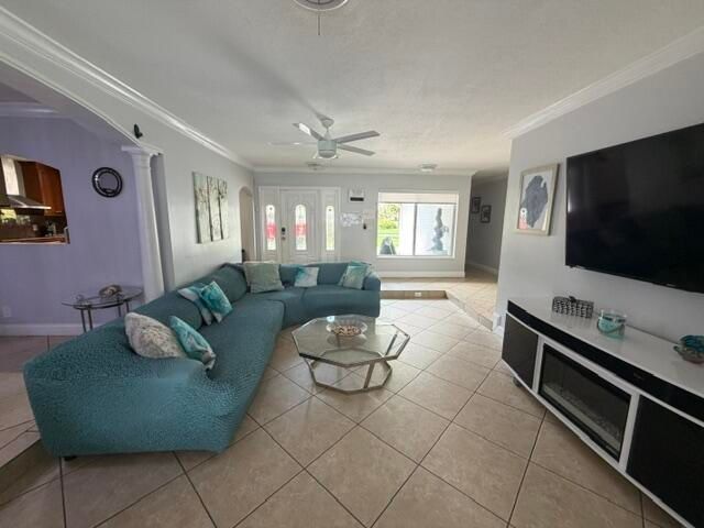 4318 TAYLOR Street, Hollywood, FL 33021