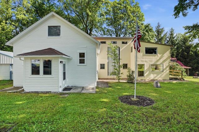 W3798 Highway 33, Cambria, WI 53923