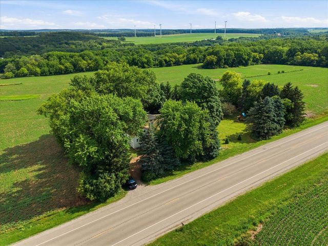 W3798 Highway 33, Cambria, WI 53923