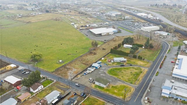 1526 E 3rd Ave, Kennewick, WA 99337