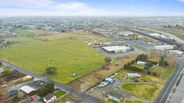 1526 E 3rd Ave, Kennewick, WA 99337