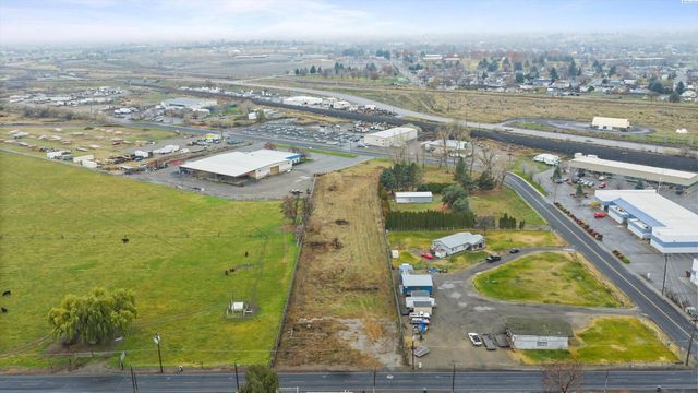 1526 E 3rd Ave, Kennewick, WA 99337