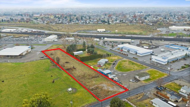 1526 E 3rd Ave, Kennewick, WA 99337