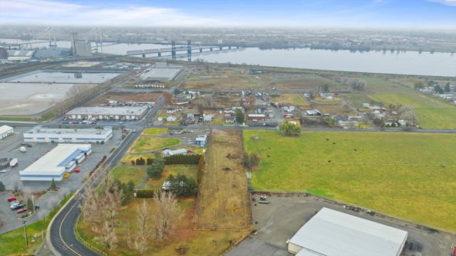 1526 E 3rd Ave, Kennewick, WA 99337