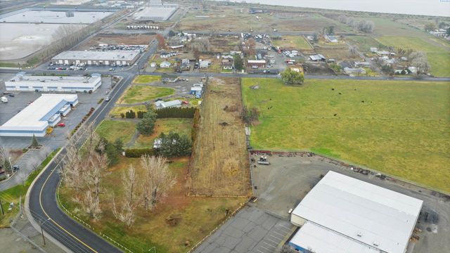 1526 E 3rd Ave, Kennewick, WA 99337