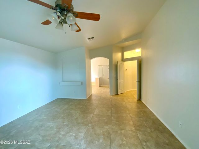 11253 N Eagle Landing Place, Tucson, AZ 85737