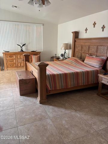 11253 N Eagle Landing Place, Tucson, AZ 85737