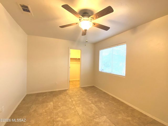 11253 N Eagle Landing Place, Tucson, AZ 85737