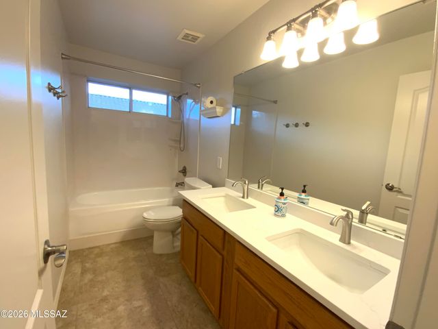 11253 N Eagle Landing Place, Tucson, AZ 85737