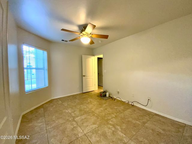 11253 N Eagle Landing Place, Tucson, AZ 85737