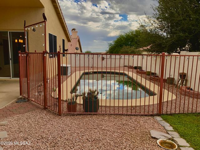 11253 N Eagle Landing Place, Tucson, AZ 85737