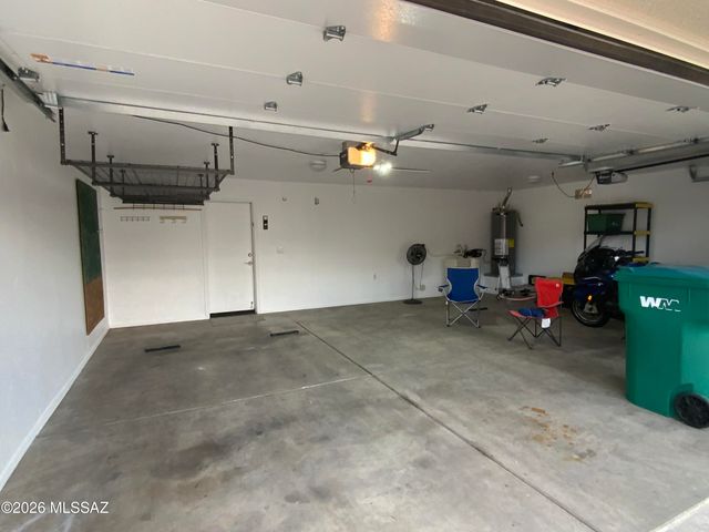 11253 N Eagle Landing Place, Tucson, AZ 85737