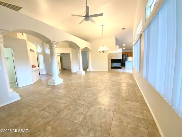 11253 N Eagle Landing Place, Tucson, AZ 85737