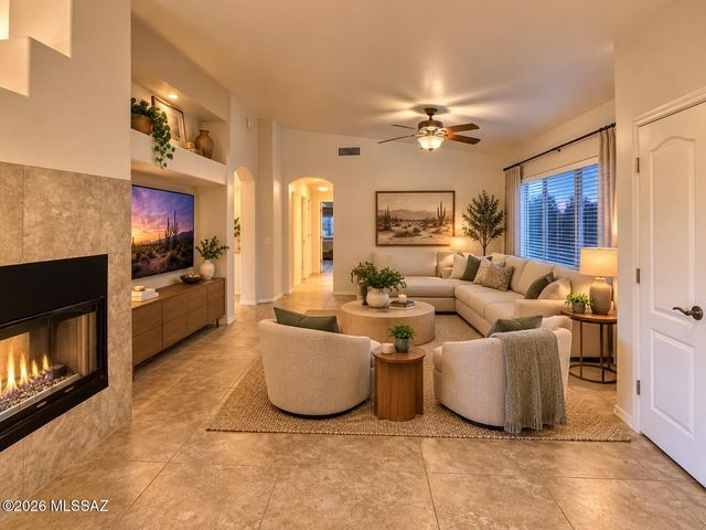 11253 N Eagle Landing Place, Tucson, AZ 85737