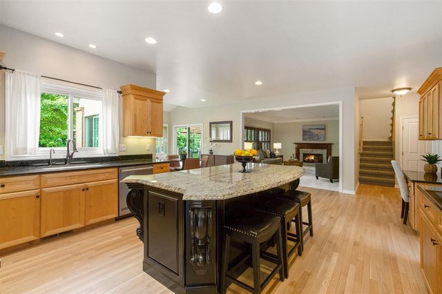 4251 Fleming Way, Plymouth, MI 48170