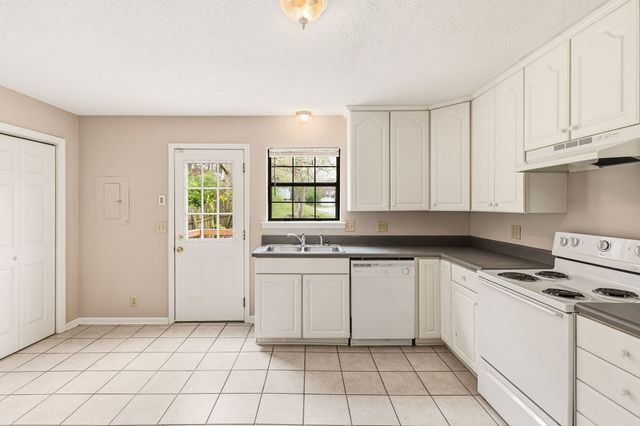 1615 Western Shore Dr, Nashville, TN 37214