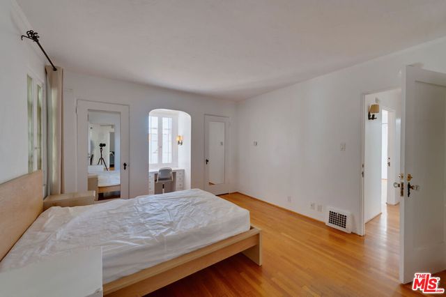 10870 Wellworth Avenue, Los Angeles, CA 90024