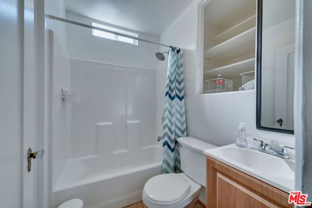 10870 Wellworth Avenue, Los Angeles, CA 90024