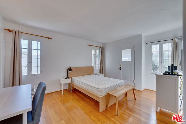 10870 Wellworth Avenue, Los Angeles, CA 90024