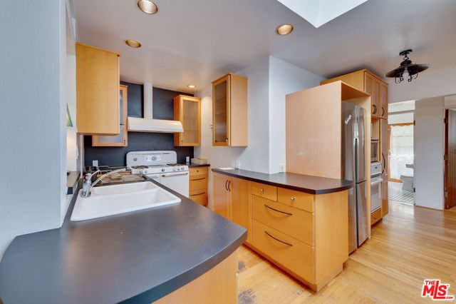 10870 Wellworth Avenue, Los Angeles, CA 90024