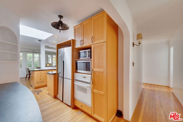 10870 Wellworth Avenue, Los Angeles, CA 90024