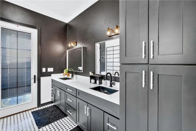 10901 Chestnut, Los Alamitos, CA 90720