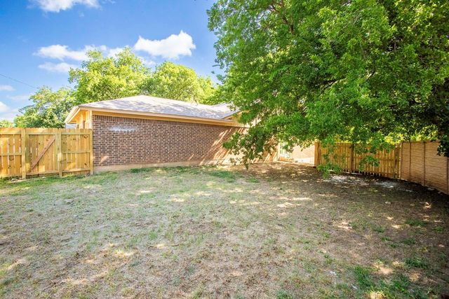 1800 Nicole CIR A, Round Rock, TX 78664