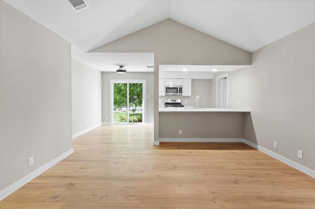 1800 Nicole CIR A, Round Rock, TX 78664